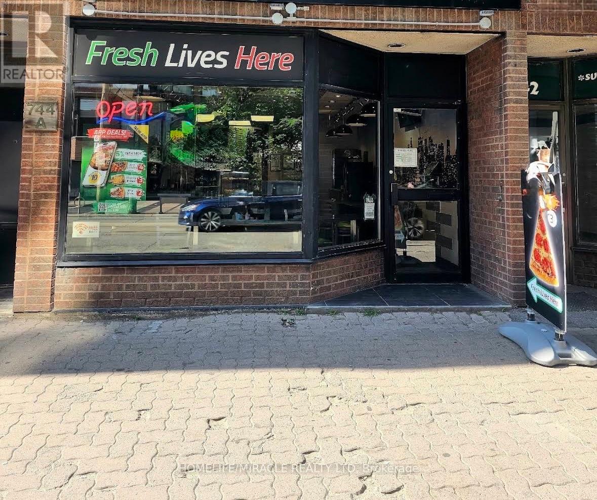 744 King Street W, Toronto, Ontario  M5V 1N3 - Photo 6 - C13496796
