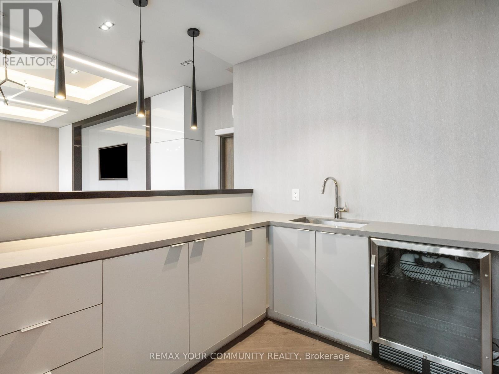 1012 - 99 Eagle Rock Way, Vaughan, Ontario  L6A 5A7 - Photo 37 - N13445802