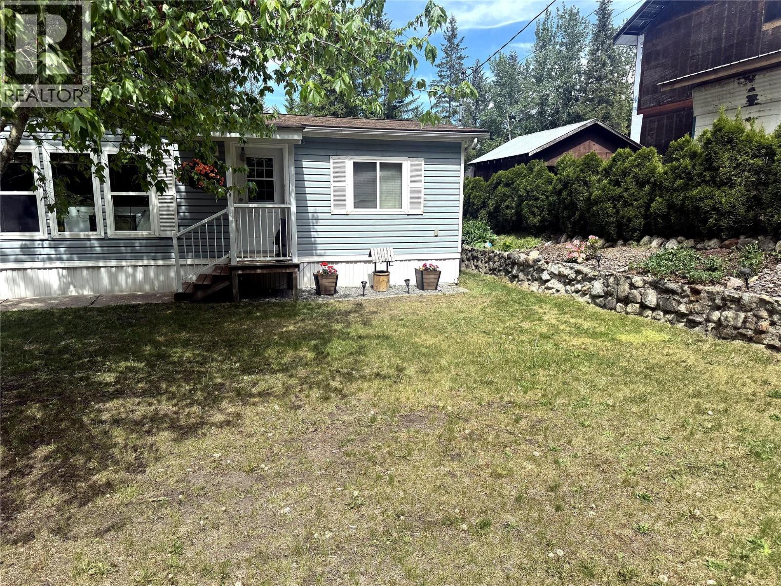 19 West Poirier Road, Mara, British Columbia  V0E 2K0 - Photo 3 - 10380944