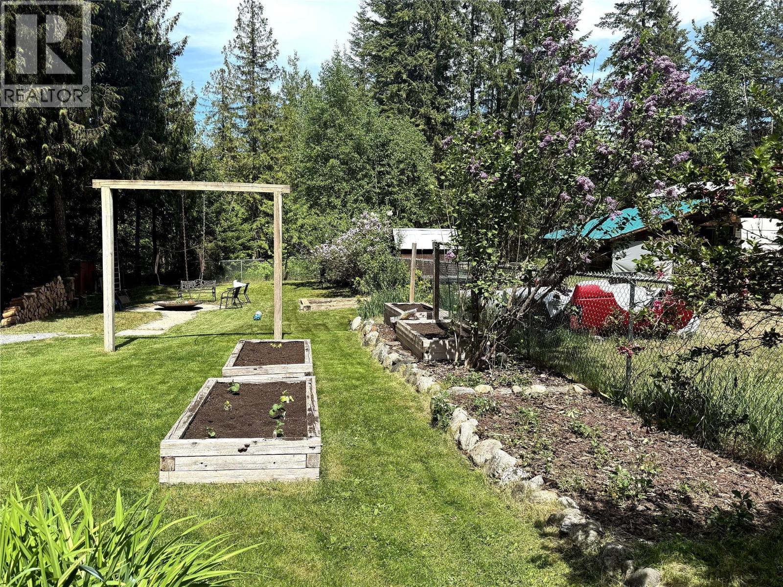 19 West Poirier Road, Mara, British Columbia  V0E 2K0 - Photo 38 - 10380944