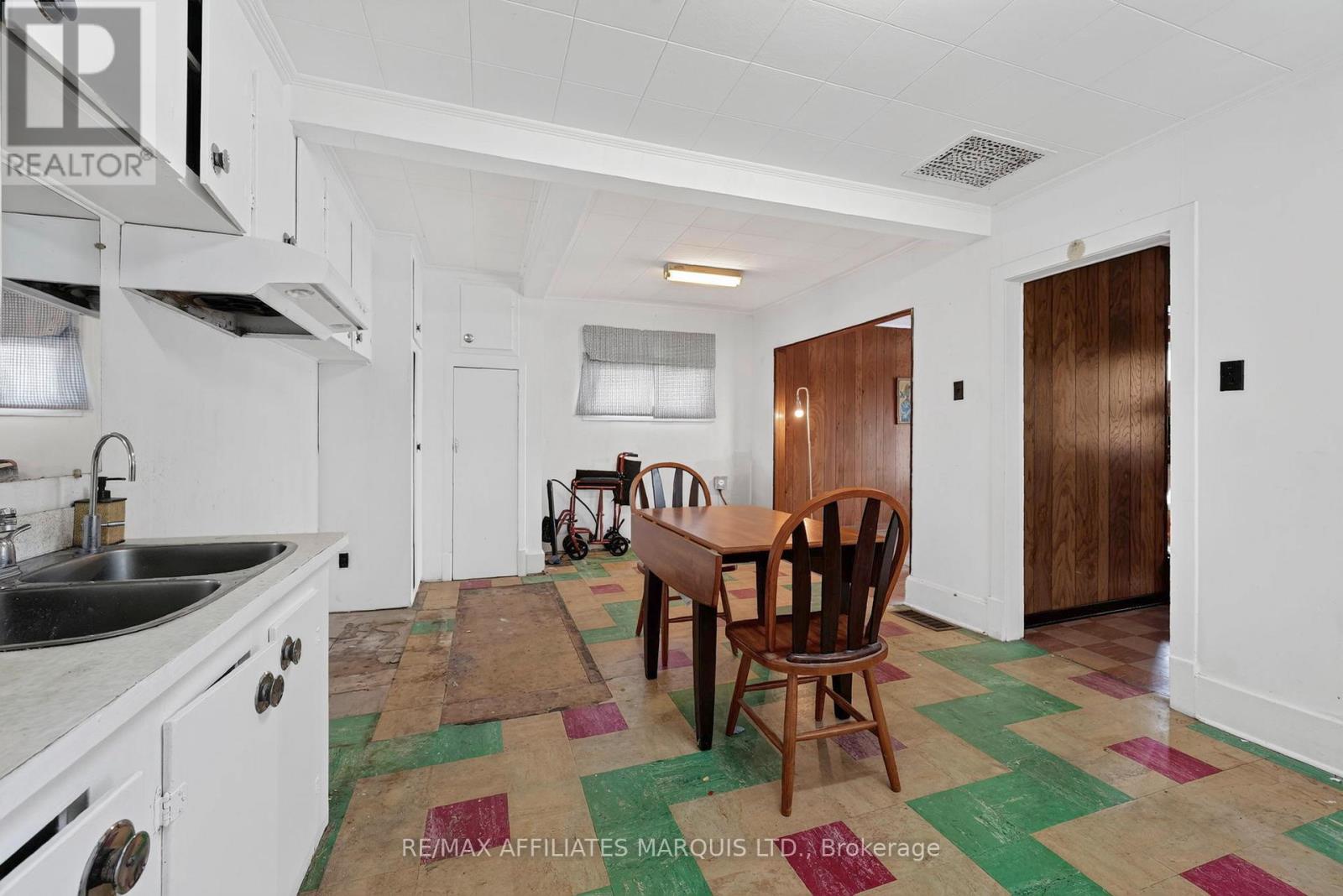 343 Carleton Street, Cornwall, Ontario  K6H 4X6 - Photo 11 - X13496806