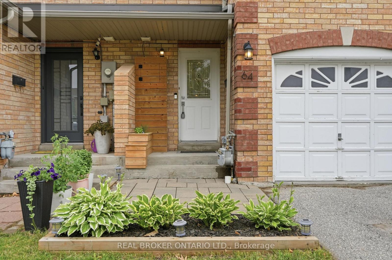 64 Lancaster Court, Georgina, Ontario  L4P 3Z9 - Photo 2 - N13496774