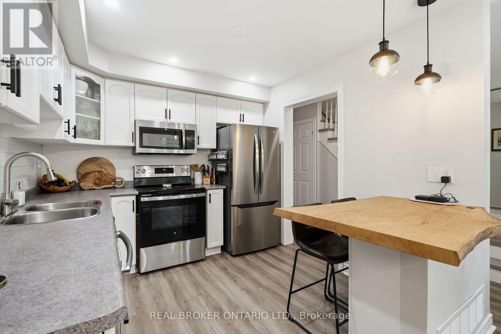 64 Lancaster Court, Georgina, Ontario  L4P 3Z9 - Photo 8 - N13496774