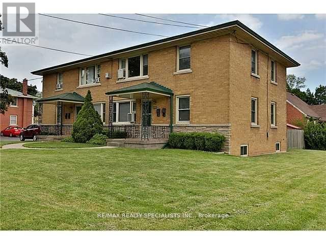 2 - 2006 MAPLEWOOD DRIVE