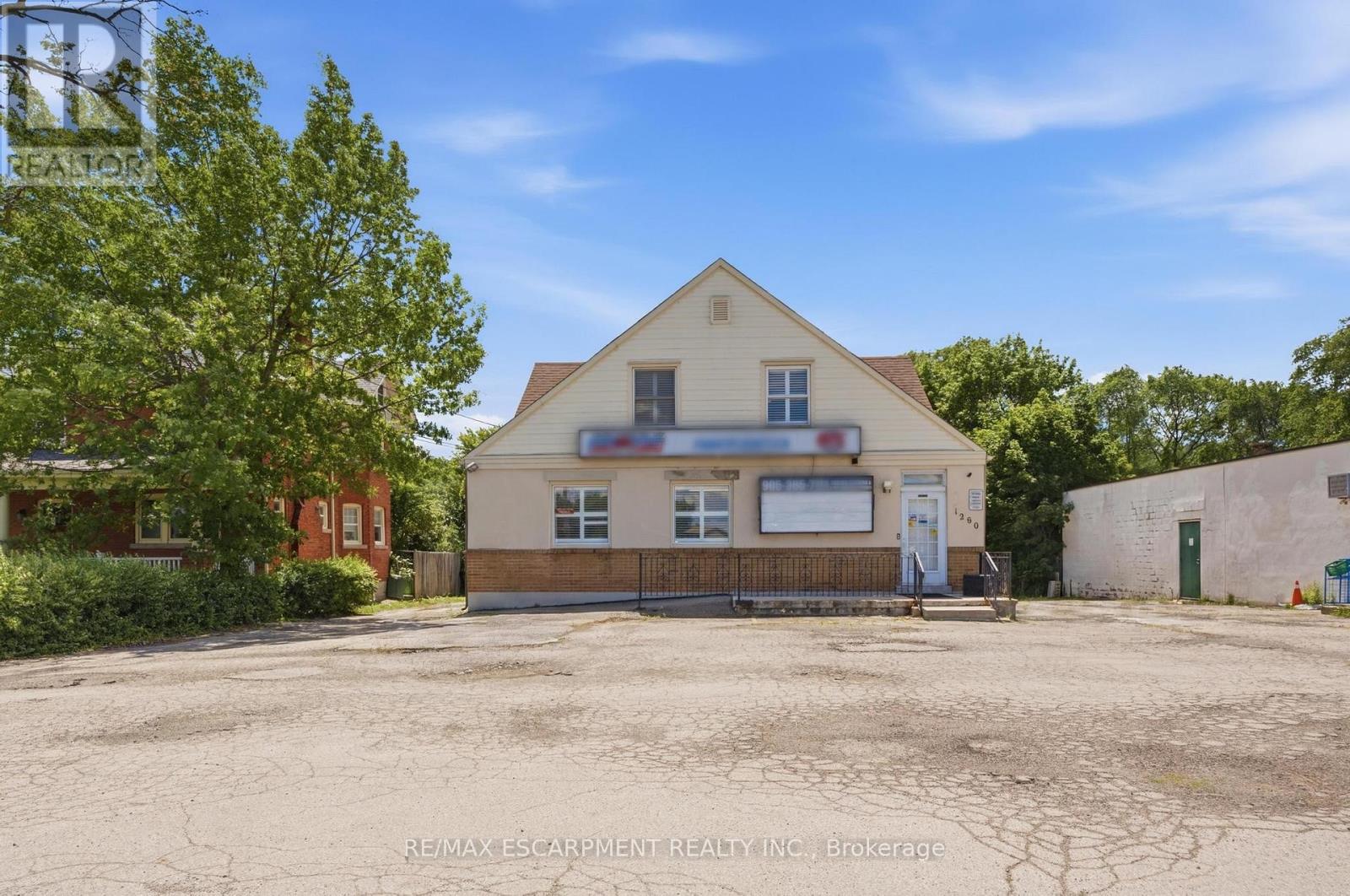 1260 HIGHWAY 8, Hamilton, Ontario