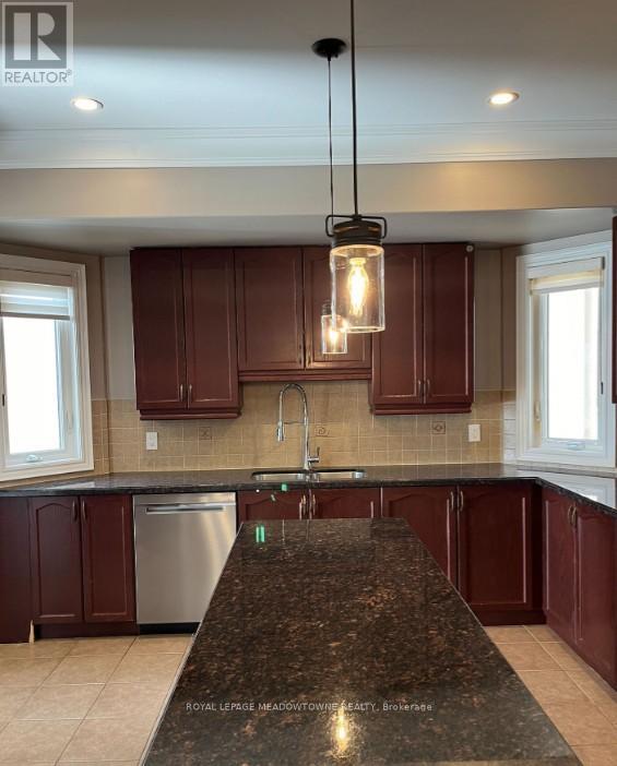 9 - 587 Thompson Road S, Milton, Ontario  L9T 7Z2 - Photo 8 - W13496336