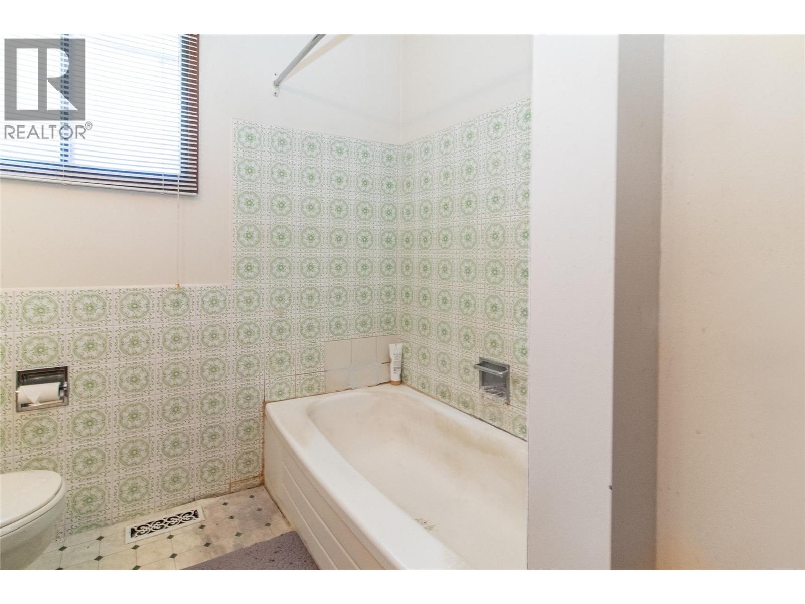 890 Theodora Road, Kelowna, British Columbia  V1X 5T2 - Photo 12 - 10392438