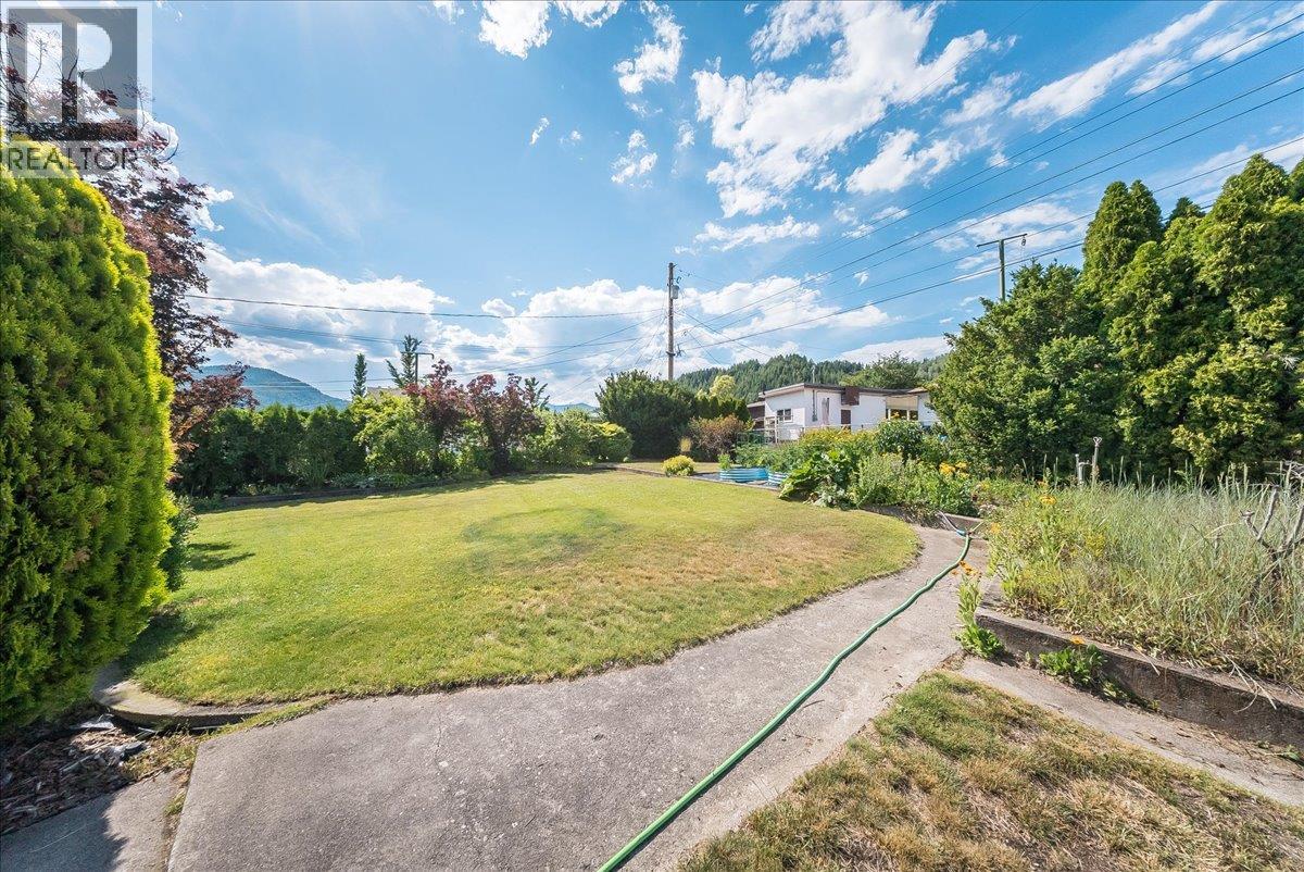 3411 Marigold Drive, Trail, British Columbia  V1R 2X7 - Photo 39 - 10392744