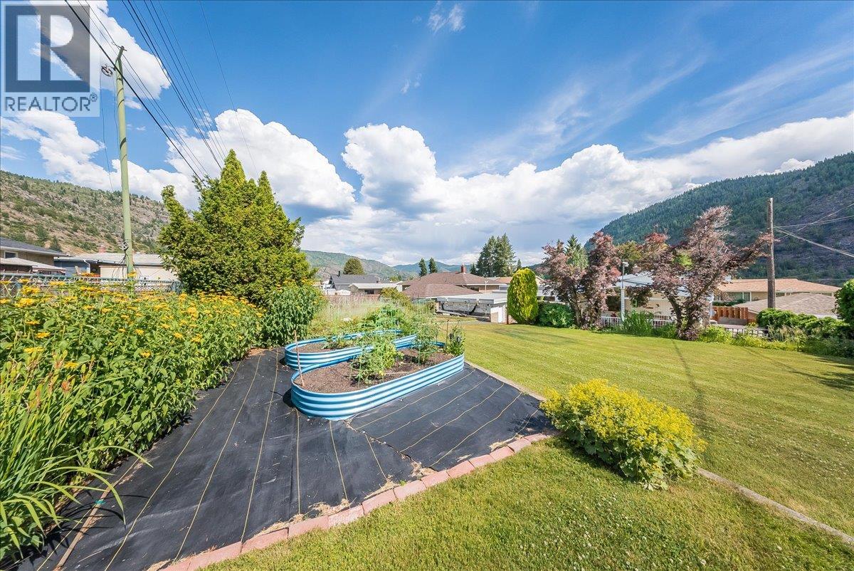 3411 Marigold Drive, Trail, British Columbia  V1R 2X7 - Photo 41 - 10392744