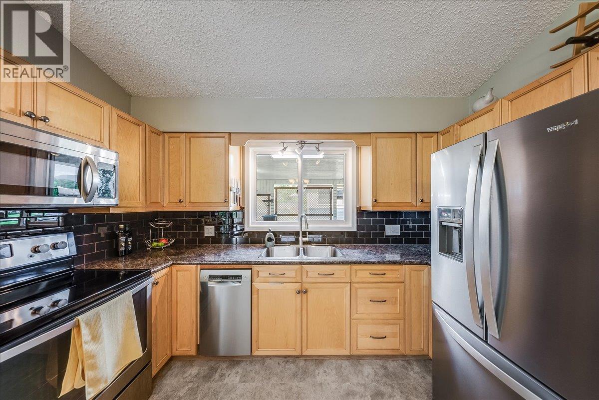 3411 Marigold Drive, Trail, British Columbia  V1R 2X7 - Photo 6 - 10392744