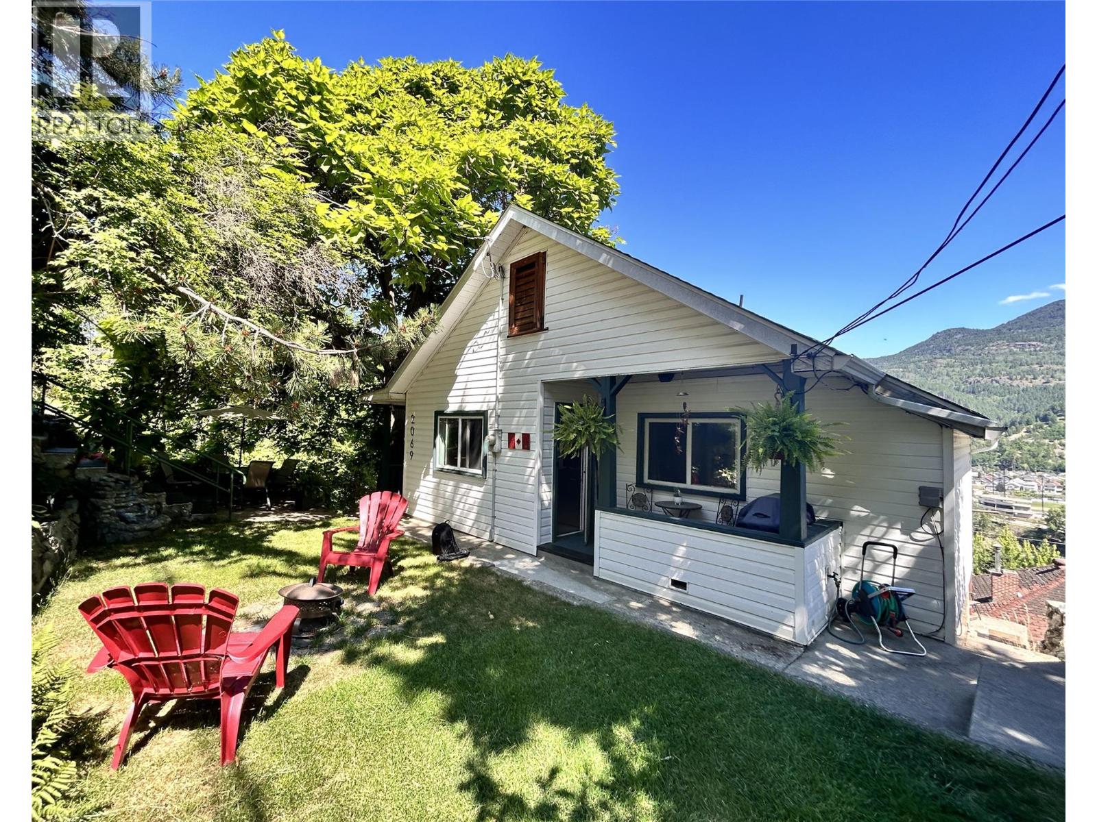 2069 Daniel Street, Trail, British Columbia  V1R 4H1 - Photo 2 - 10392540