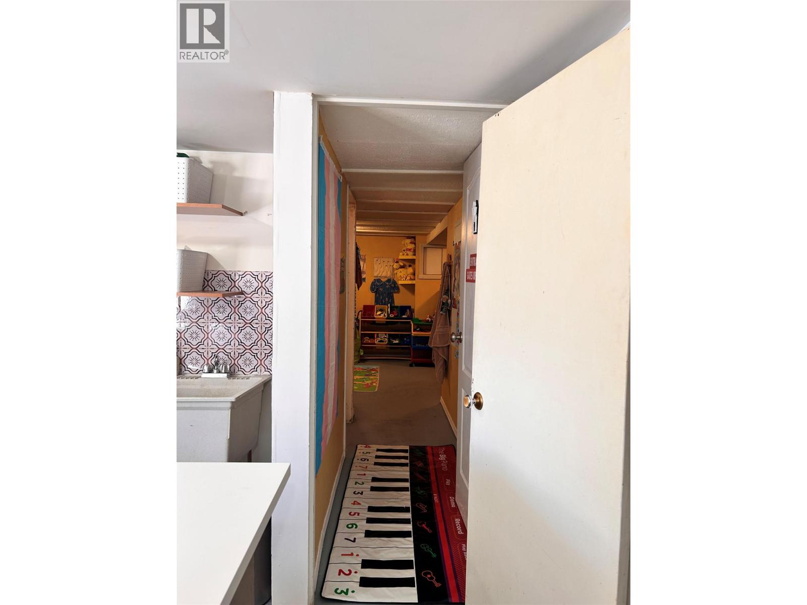 2069 Daniel Street, Trail, British Columbia  V1R 4H1 - Photo 34 - 10392540