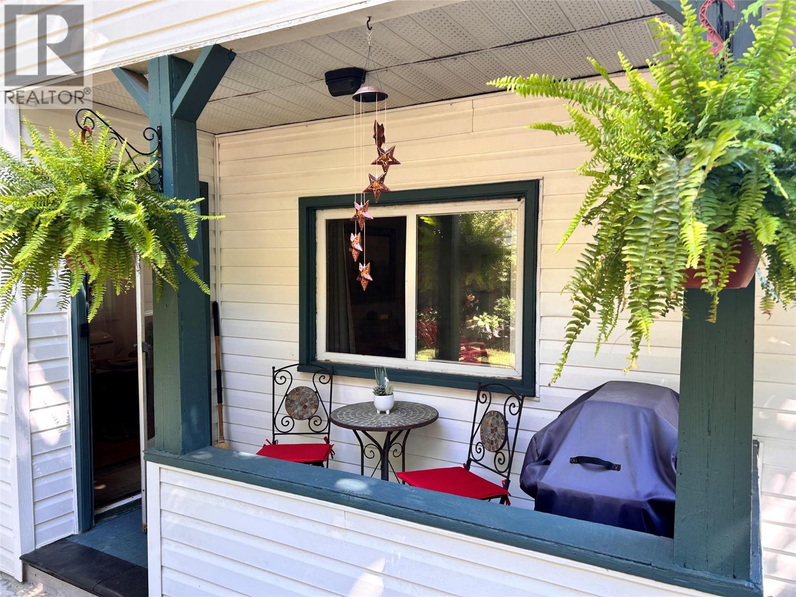 2069 Daniel Street, Trail, British Columbia  V1R 4H1 - Photo 4 - 10392540