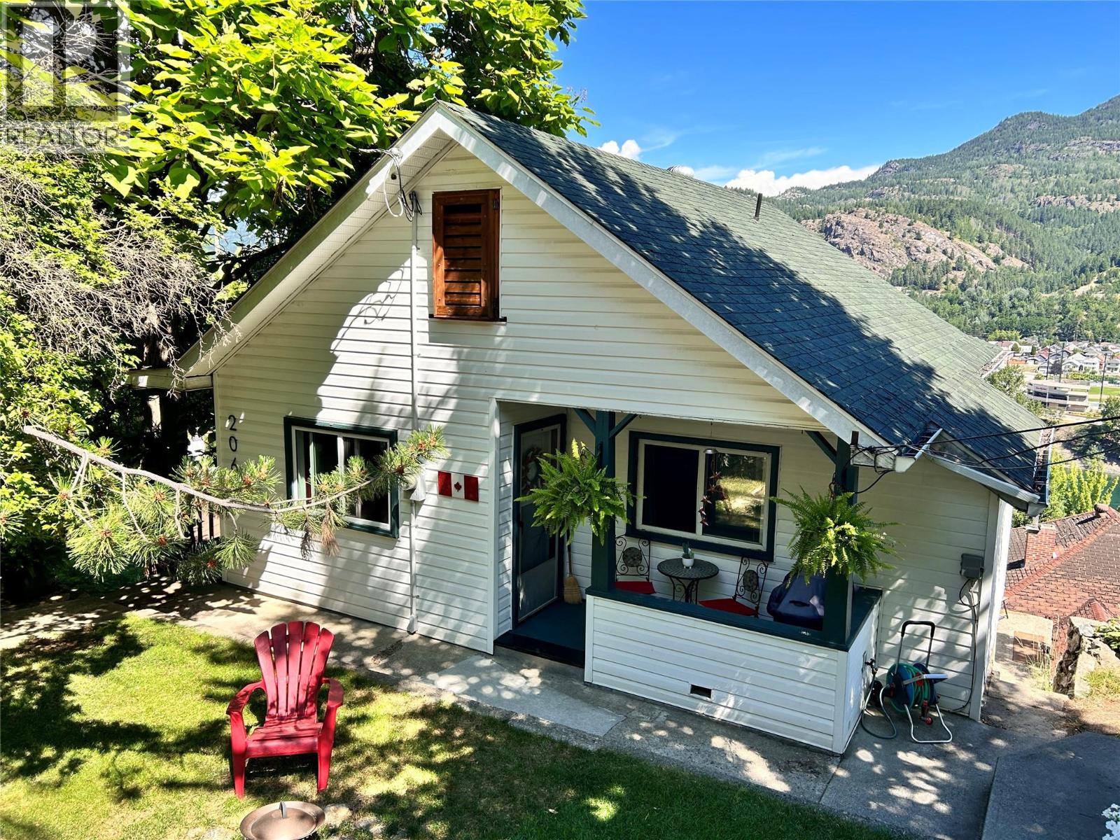 2069 Daniel Street, Trail, British Columbia  V1R 4H1 - Photo 7 - 10392540