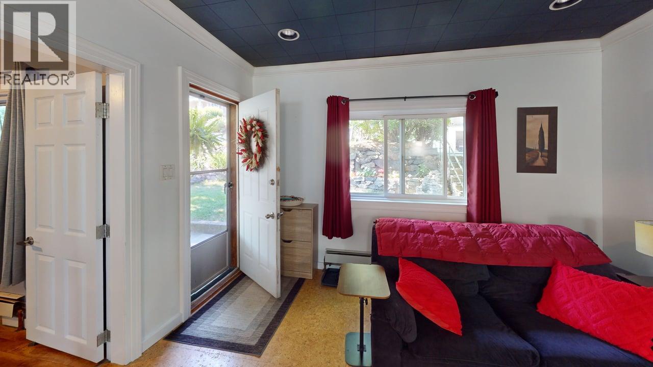 2069 Daniel Street, Trail, British Columbia  V1R 4H1 - Photo 8 - 10392540