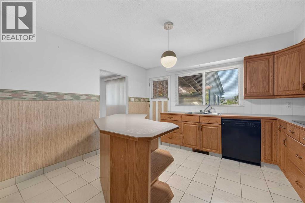 117 Fairview Drive Se, Calgary, Alberta  T2H 1B4 - Photo 12 - A2323822
