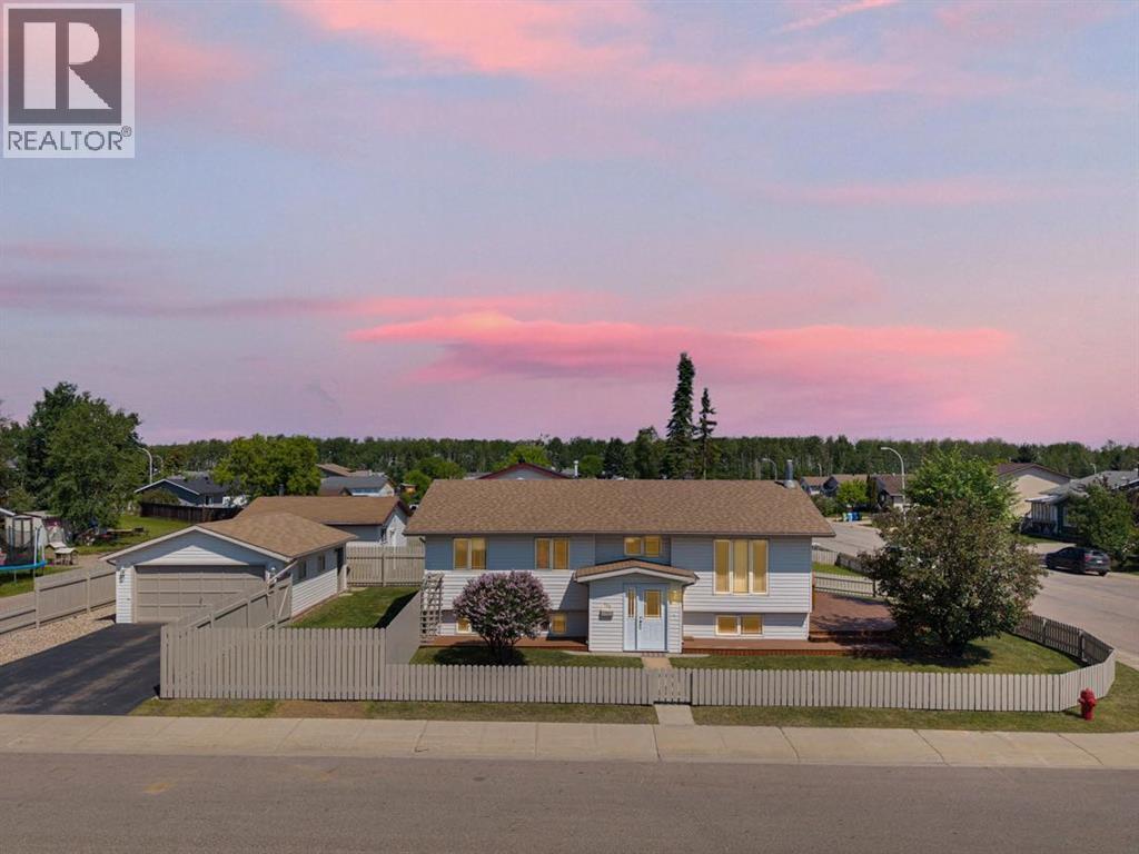 100 Caldwell Crescent, Fort Mcmurray, Alberta  T9K 1G2 - Photo 1 - A2324008