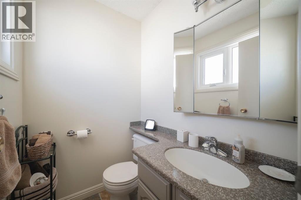 100 Caldwell Crescent, Fort Mcmurray, Alberta  T9K 1G2 - Photo 22 - A2324008