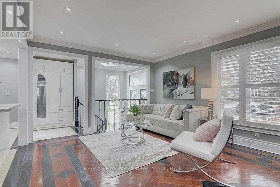 335 Chester Le Boulevard, Toronto, Ontario  M1W 2K8 - Photo 3 - E13496838