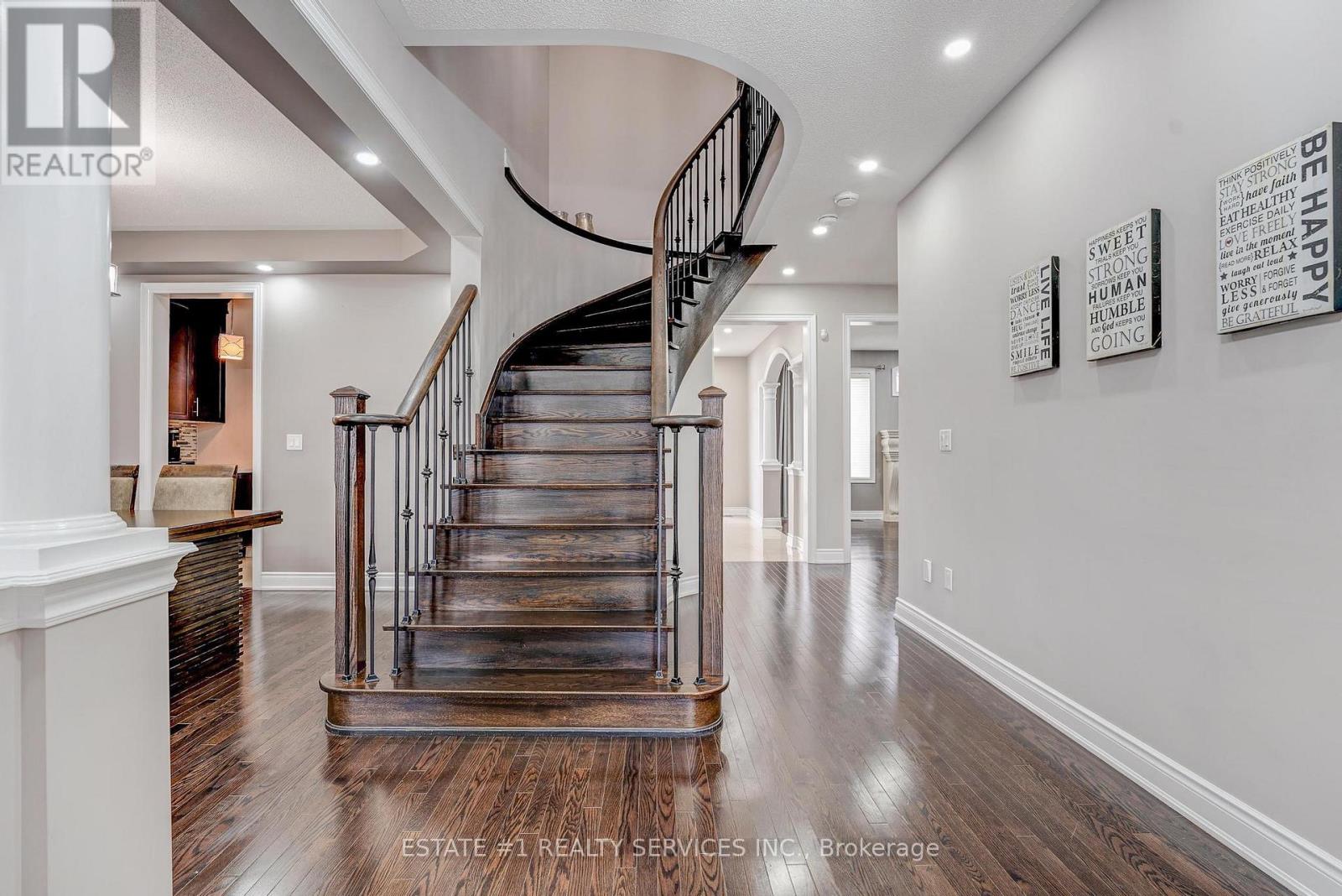 20 Maybeck Drive, Brampton, Ontario  L6X 0Z1 - Photo 3 - W13493280