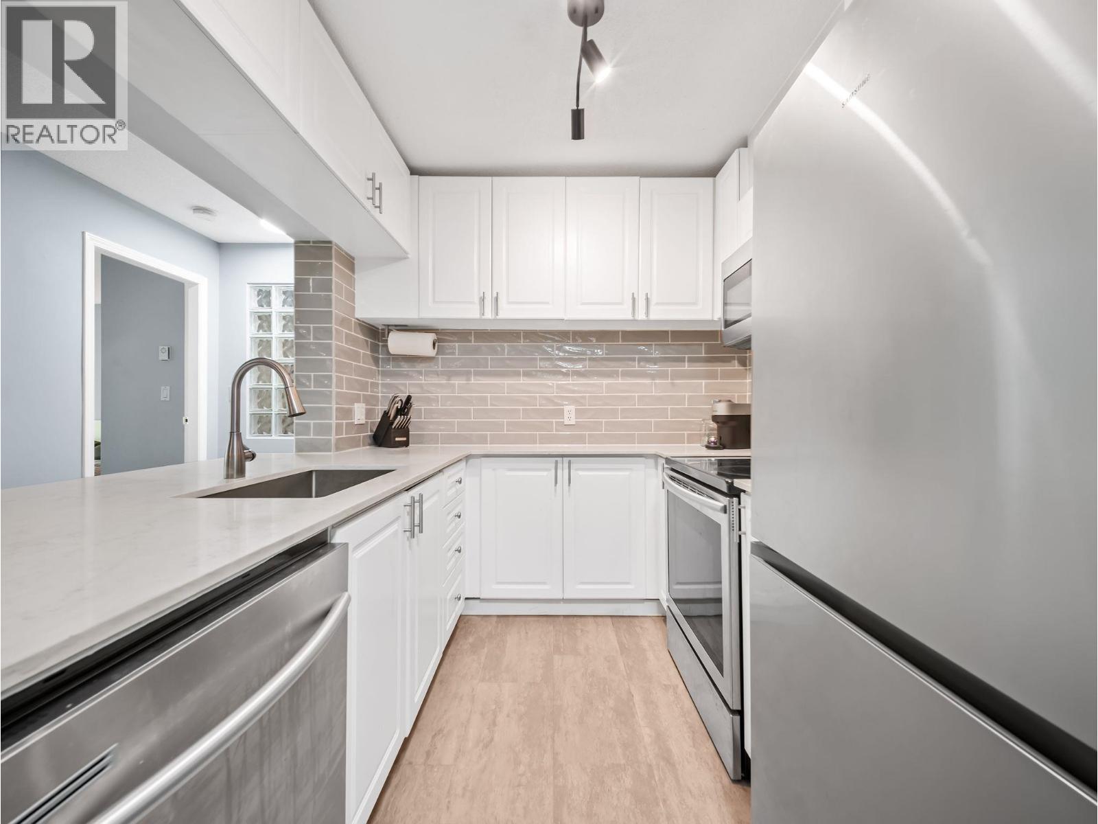 407 7077 Beresford Street, Burnaby, British Columbia  V5E 4J5 - Photo 5 - R3139848