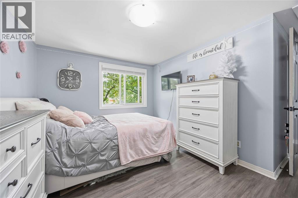 862 Montrose Street, Sarnia, Ontario  N7T 5B7 - Photo 28 - 26015287