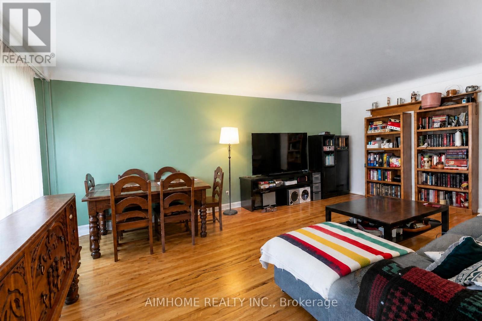 8 Munro Street, Thorold, Ontario  L2V 2V8 - Photo 2 - X13496896
