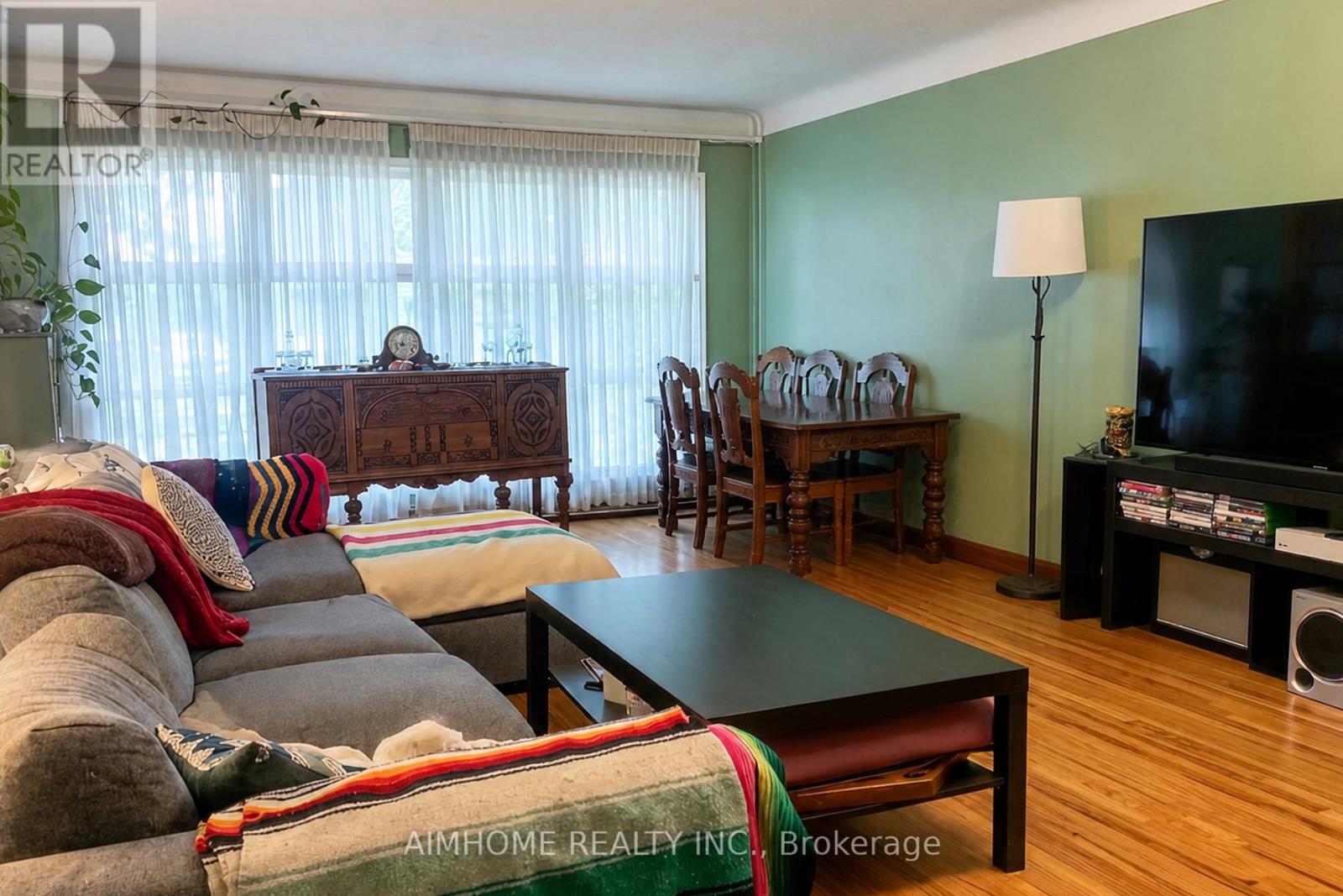 8 Munro Street, Thorold, Ontario  L2V 2V8 - Photo 3 - X13496896