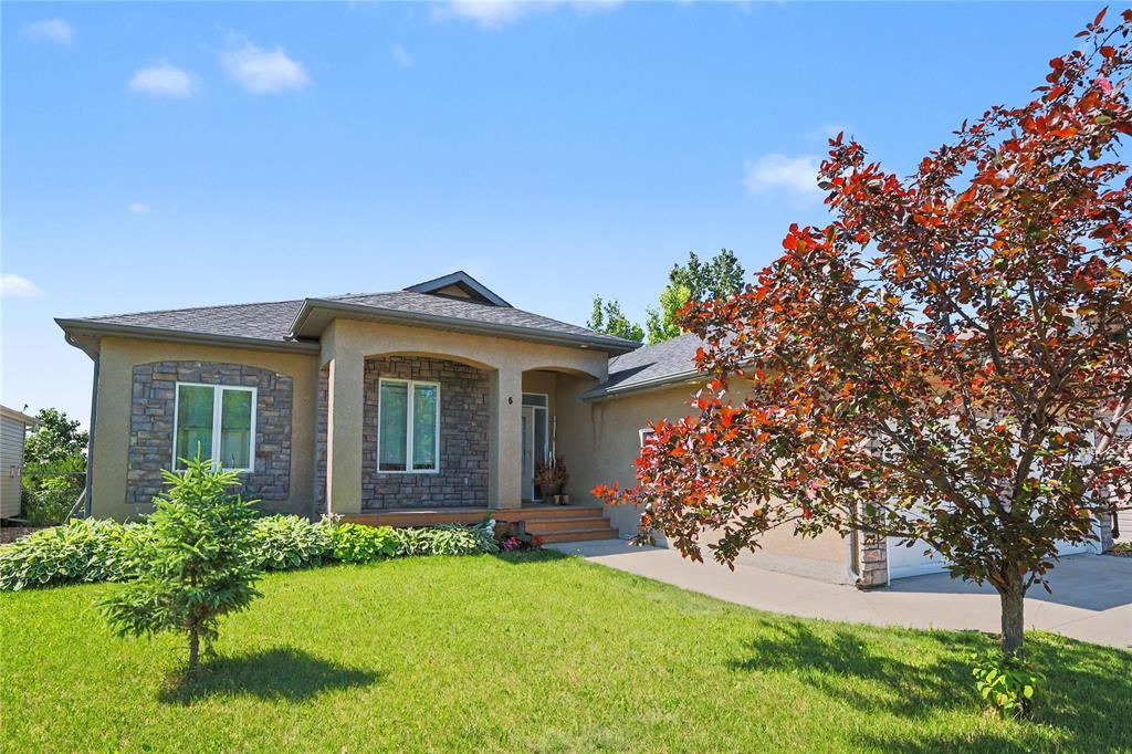 6 Clearwater Avenue, Steinbach, Manitoba  R5G 2J8 - Photo 0 - 202612802