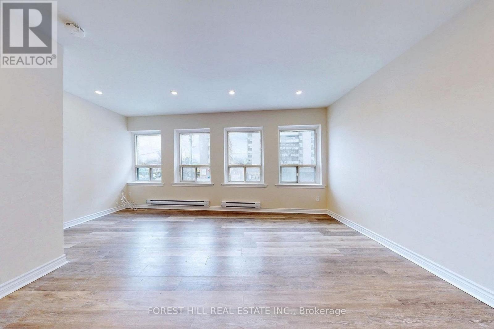 6068 Yonge Street, Toronto, Ontario  M2M 3W6 - Photo 2 - C13496934