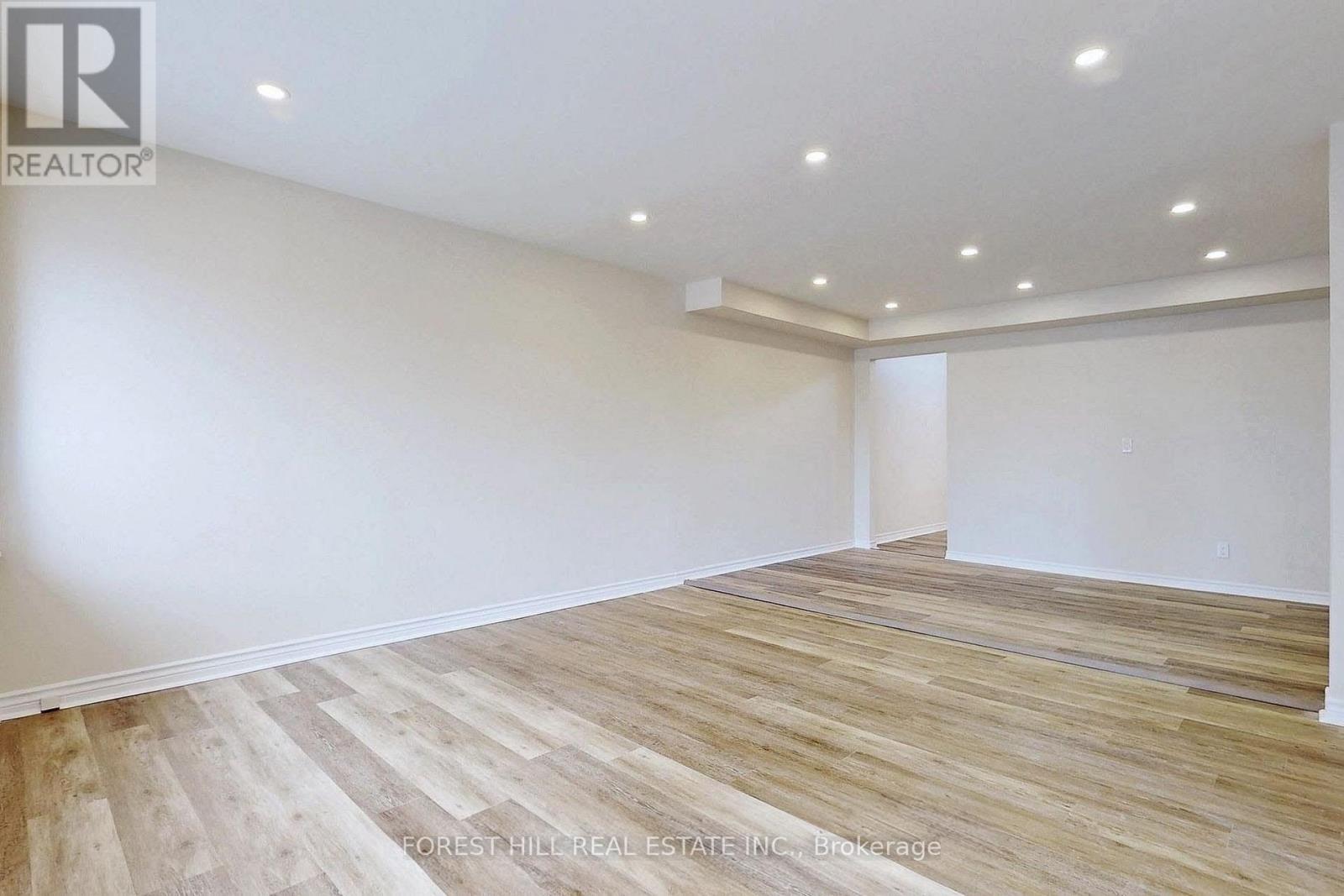 6068 Yonge Street, Toronto, Ontario  M2M 3W6 - Photo 6 - C13496934