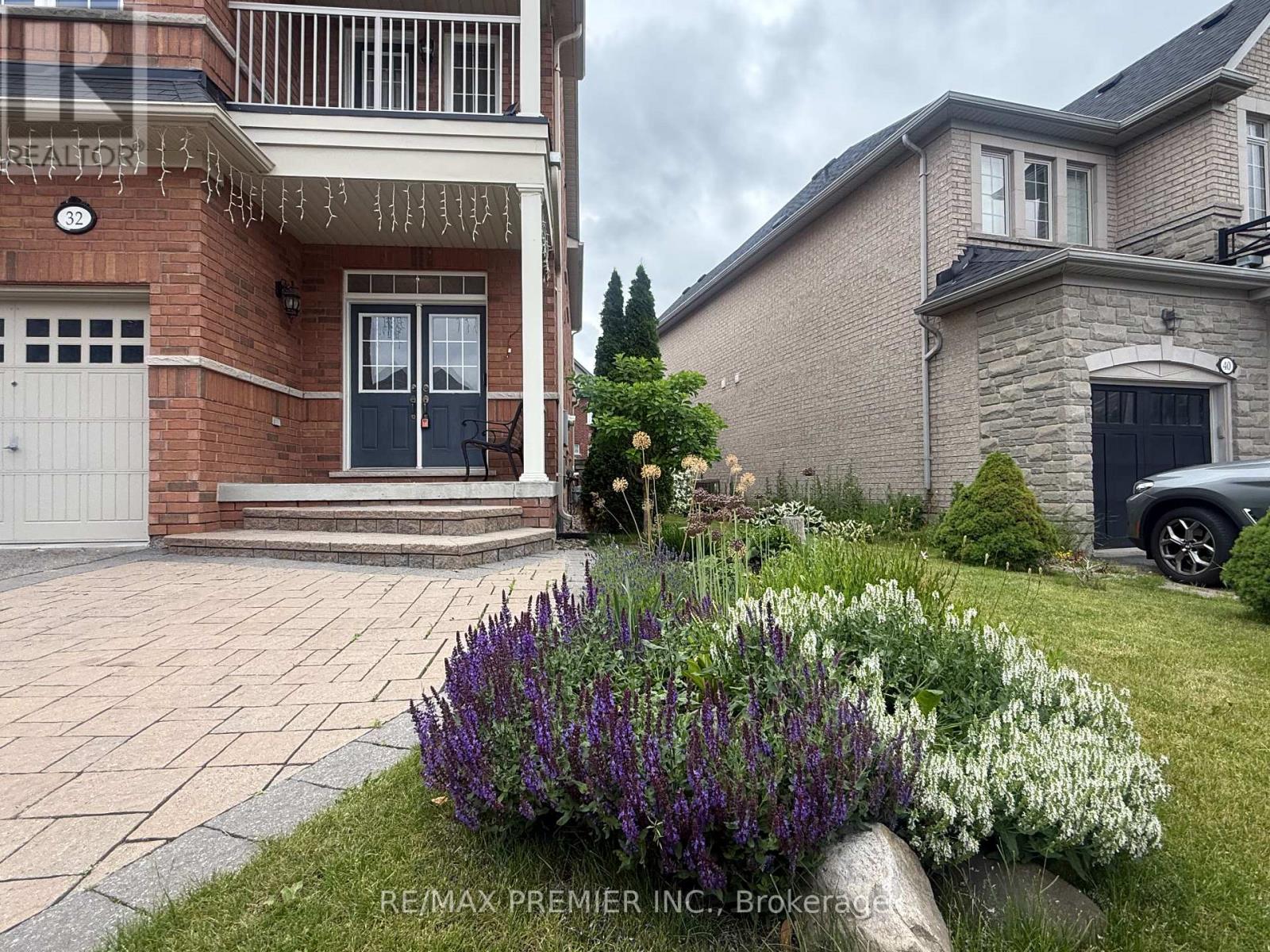 32 Blue Grouse Road, Vaughan, Ontario  L6A 4B9 - Photo 2 - N13445074