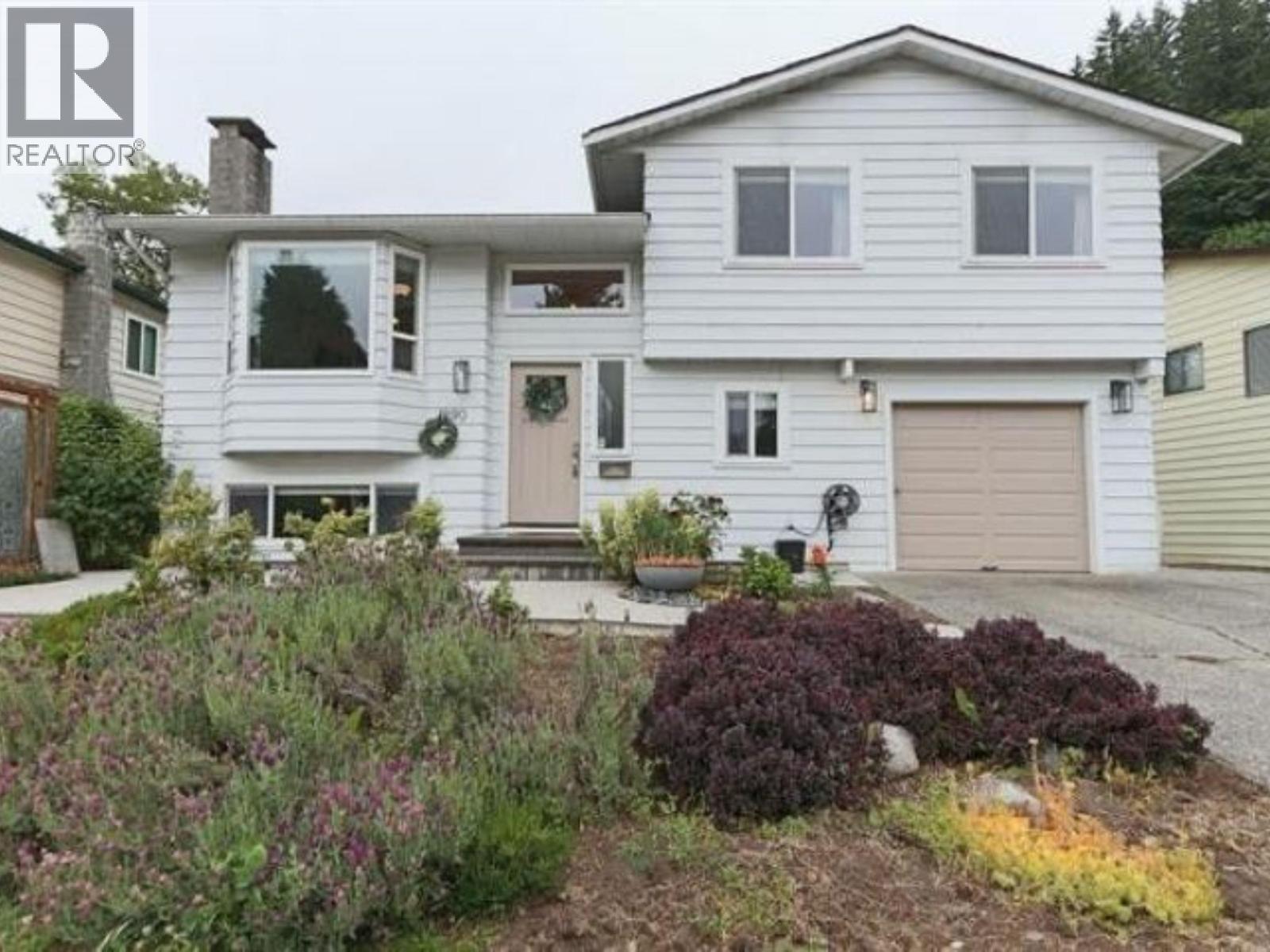 1890 BOW DRIVE, Coquitlam, British Columbia