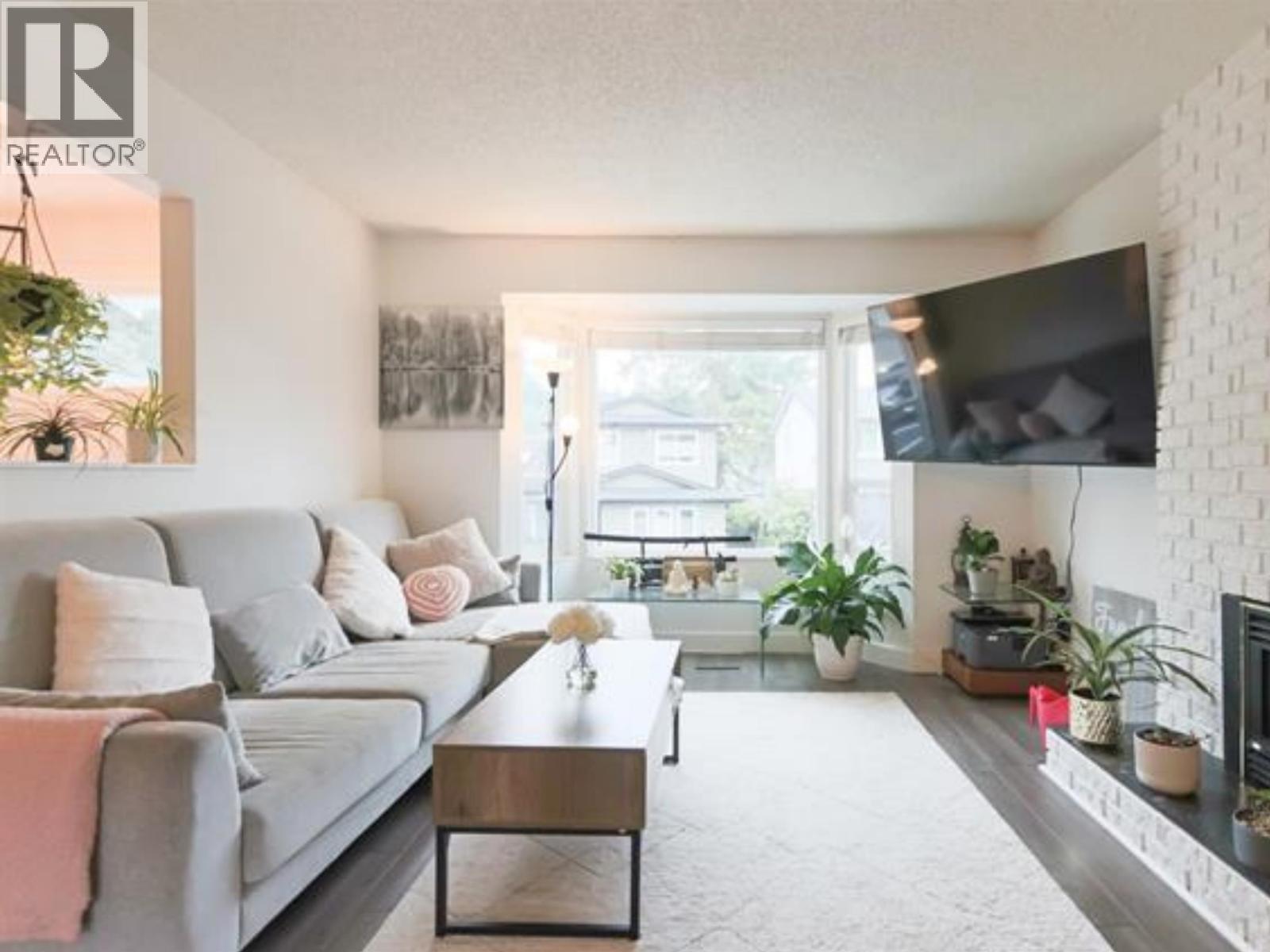1890 Bow Drive, Coquitlam, British Columbia  V3E 1P6 - Photo 5 - R3140358