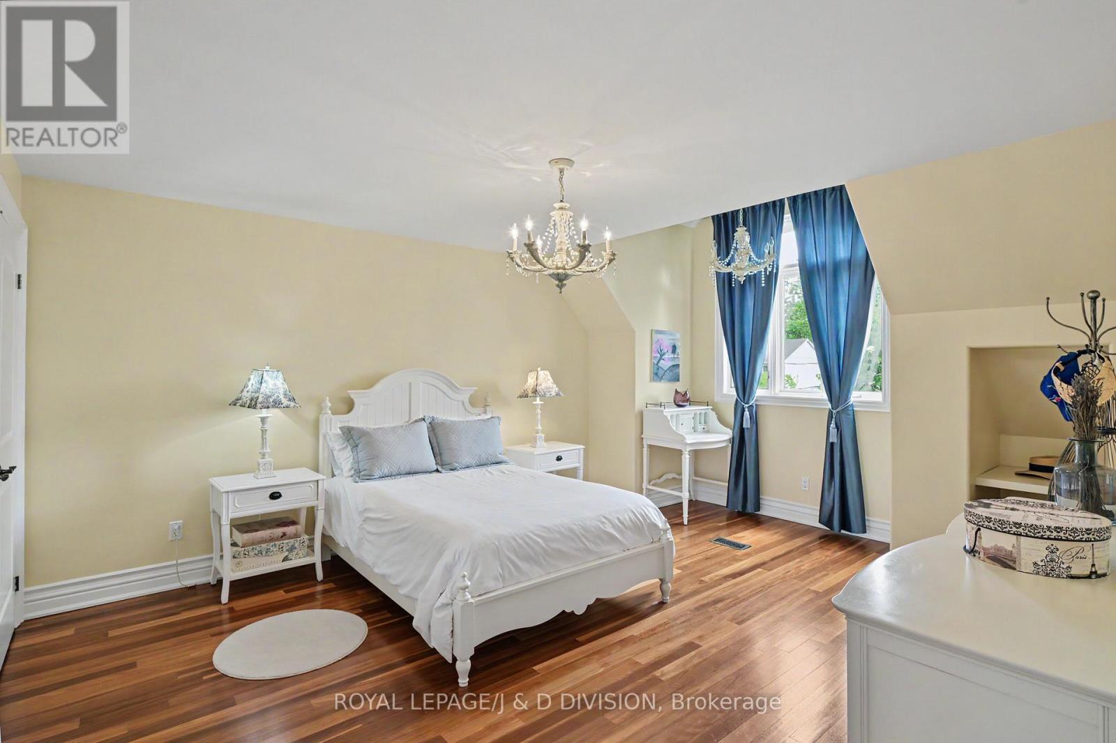 17 Agar Crescent, Toronto, Ontario  M9B 5A4 - Photo 24 - W13492000