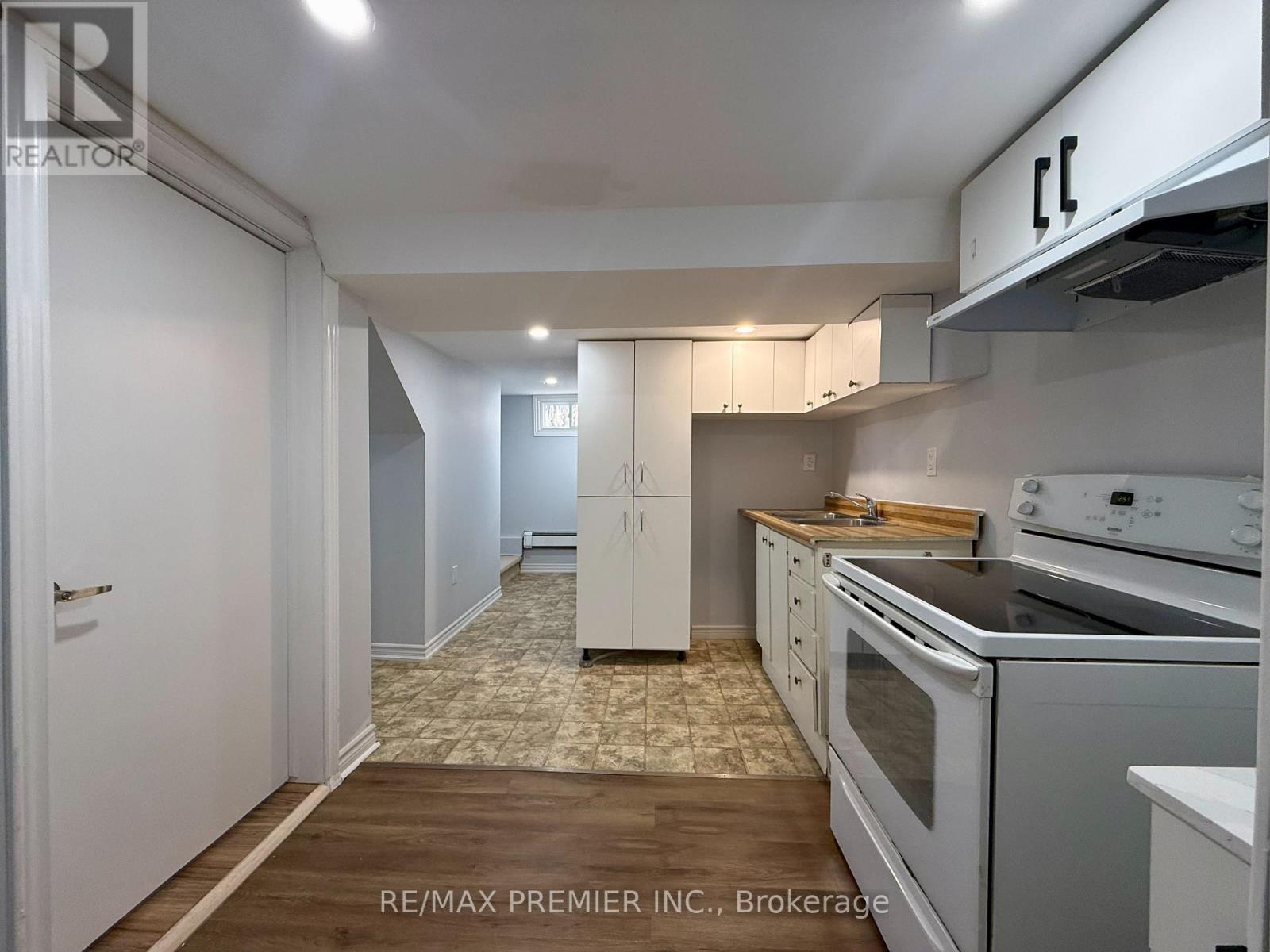 Lower - 288 Scott Street, St. Catharines, Ontario  L2N 1J3 - Photo 12 - X13241450