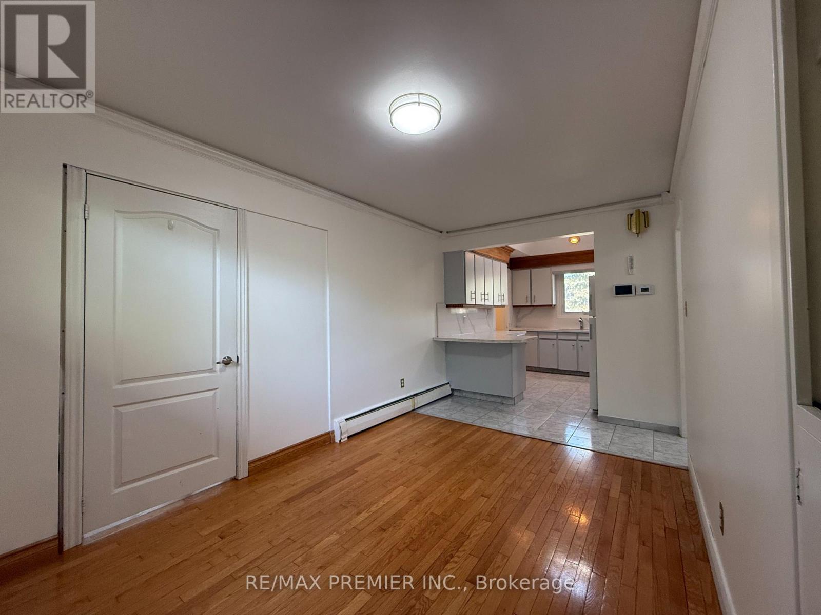 Main Floor - 288 Scott Street, St. Catharines, Ontario  L2N 1J3 - Photo 17 - X13046952