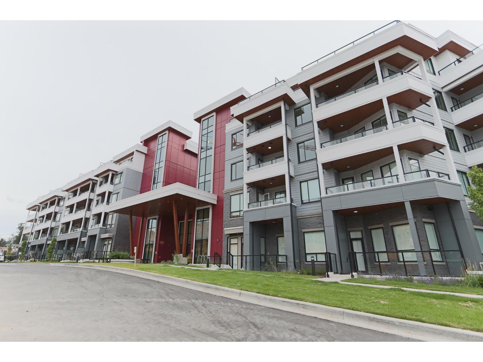 312 6270 GOOSEBERRY DRIVE, Surrey, British Columbia