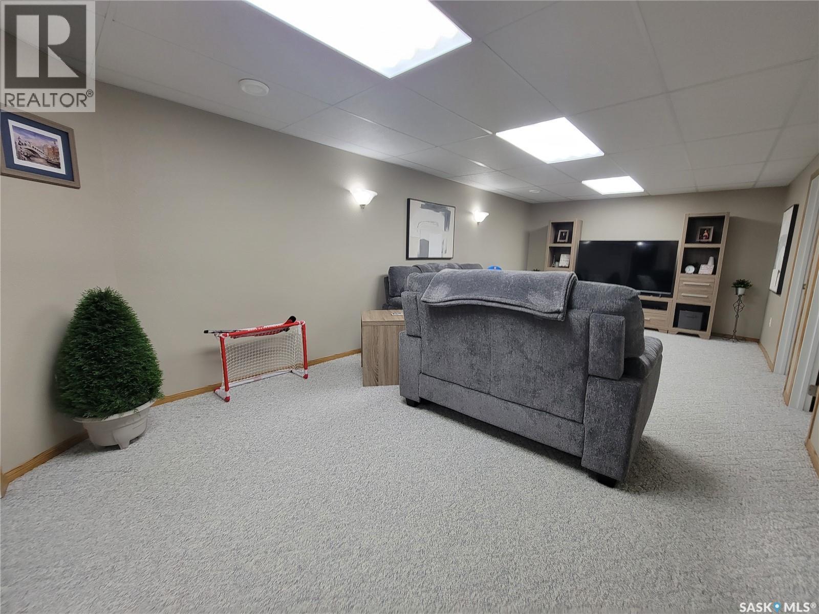 4915 Post Street, Macklin, Saskatchewan  S0L 2C0 - Photo 21 - SK040431