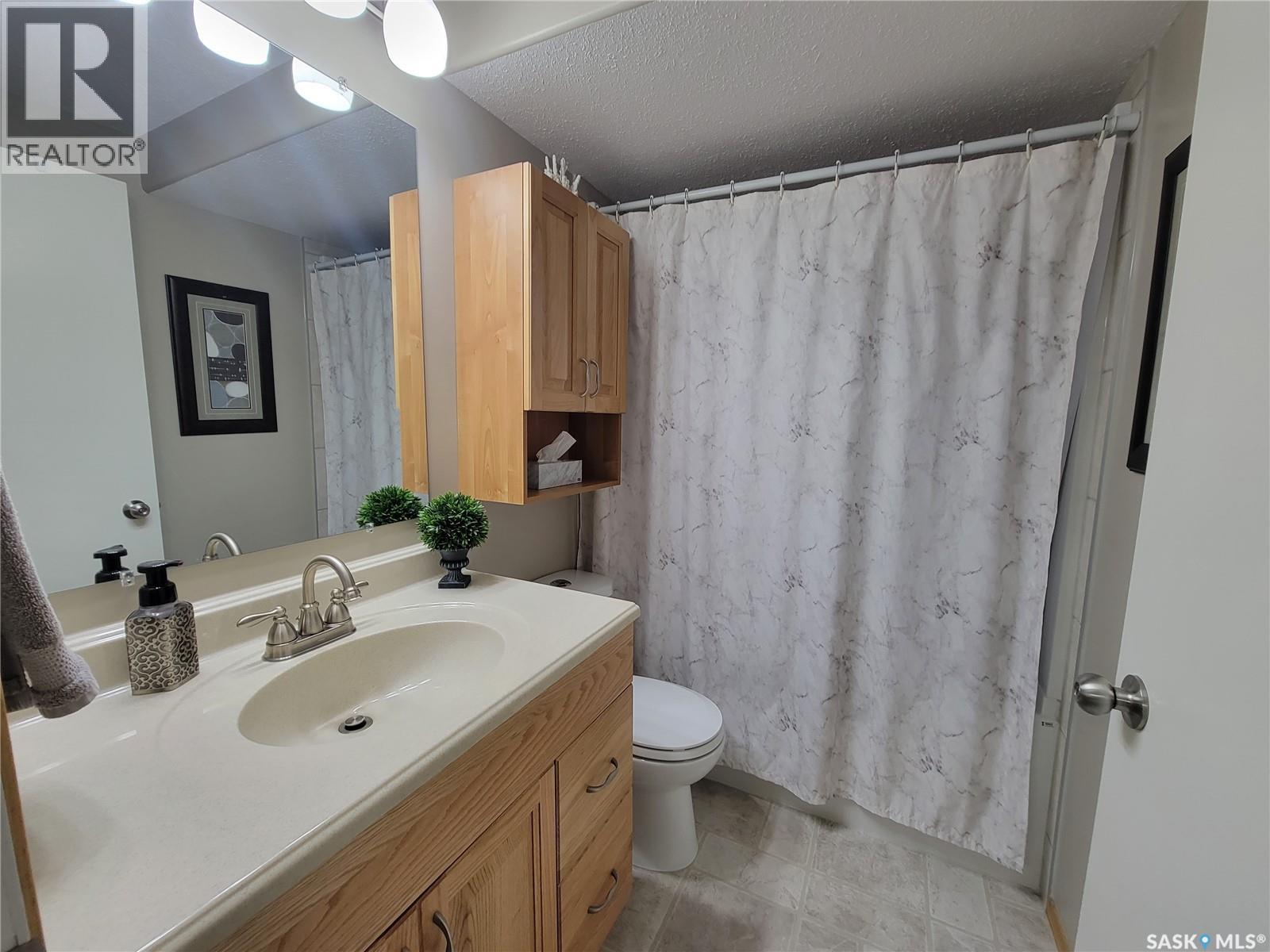 4915 Post Street, Macklin, Saskatchewan  S0L 2C0 - Photo 25 - SK040431