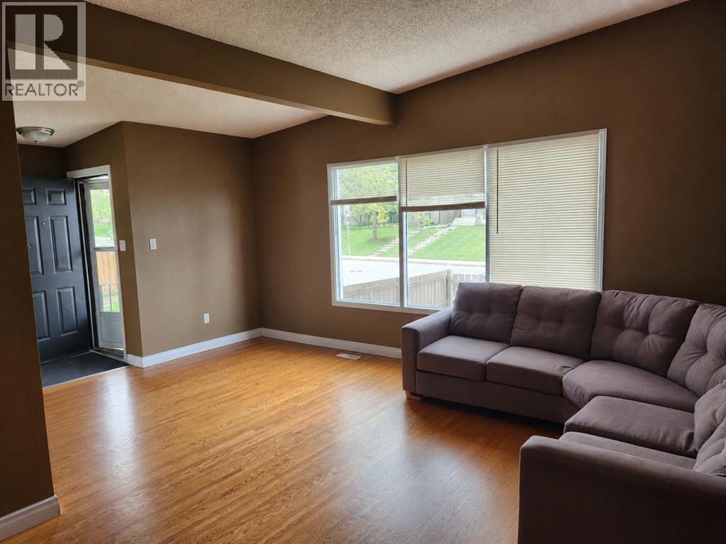 1001 Mckinnon Drive NE, Calgary, Alberta  T2E 6A7 - Photo 3 - A2324087