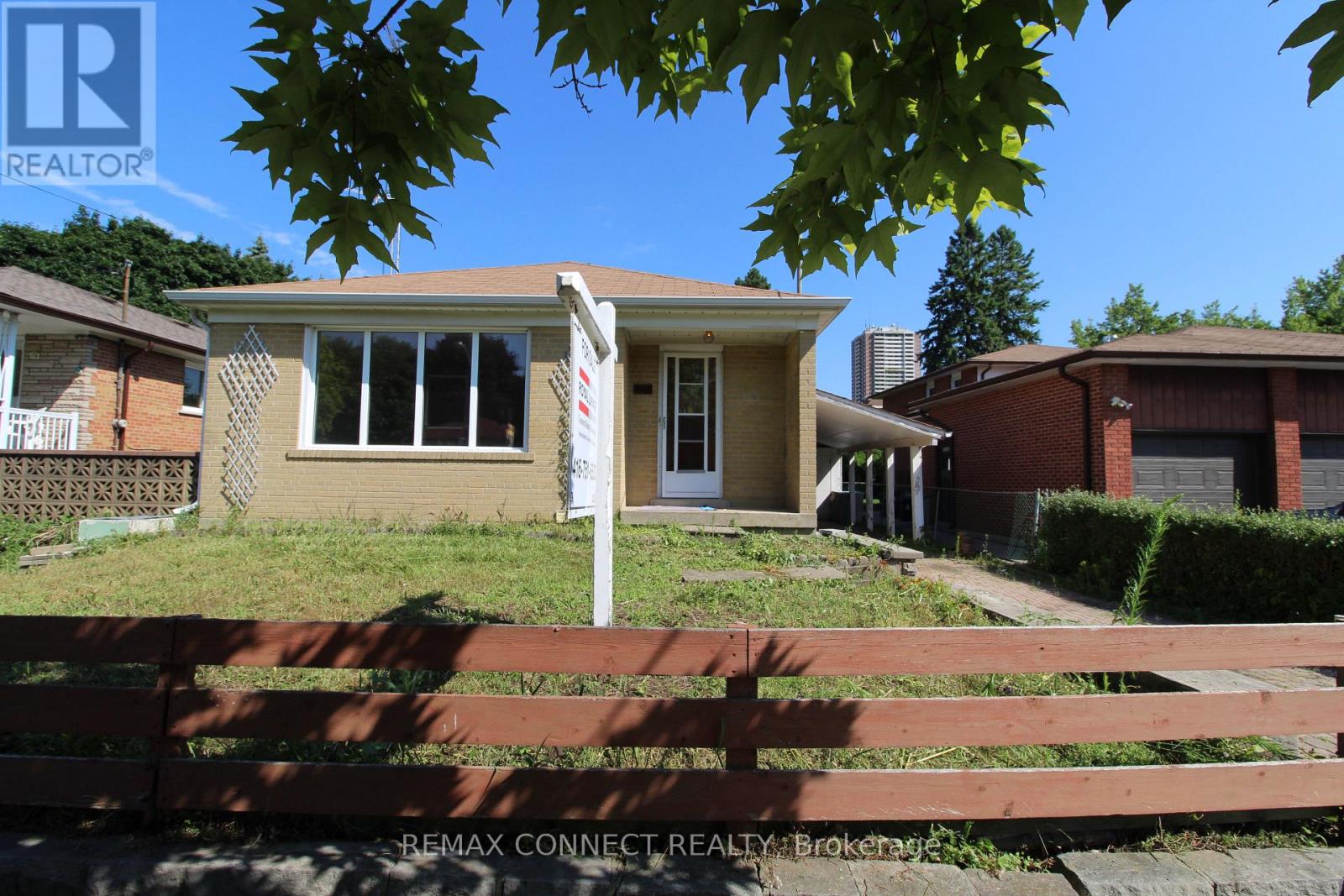 166 MOORE PARK AVENUE, Toronto, Ontario