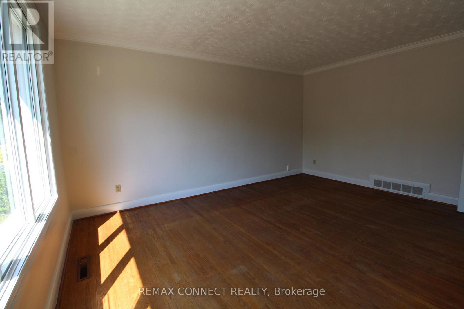 166 Moore Park Avenue, Toronto, Ontario  M2M 1N2 - Photo 14 - C13496972
