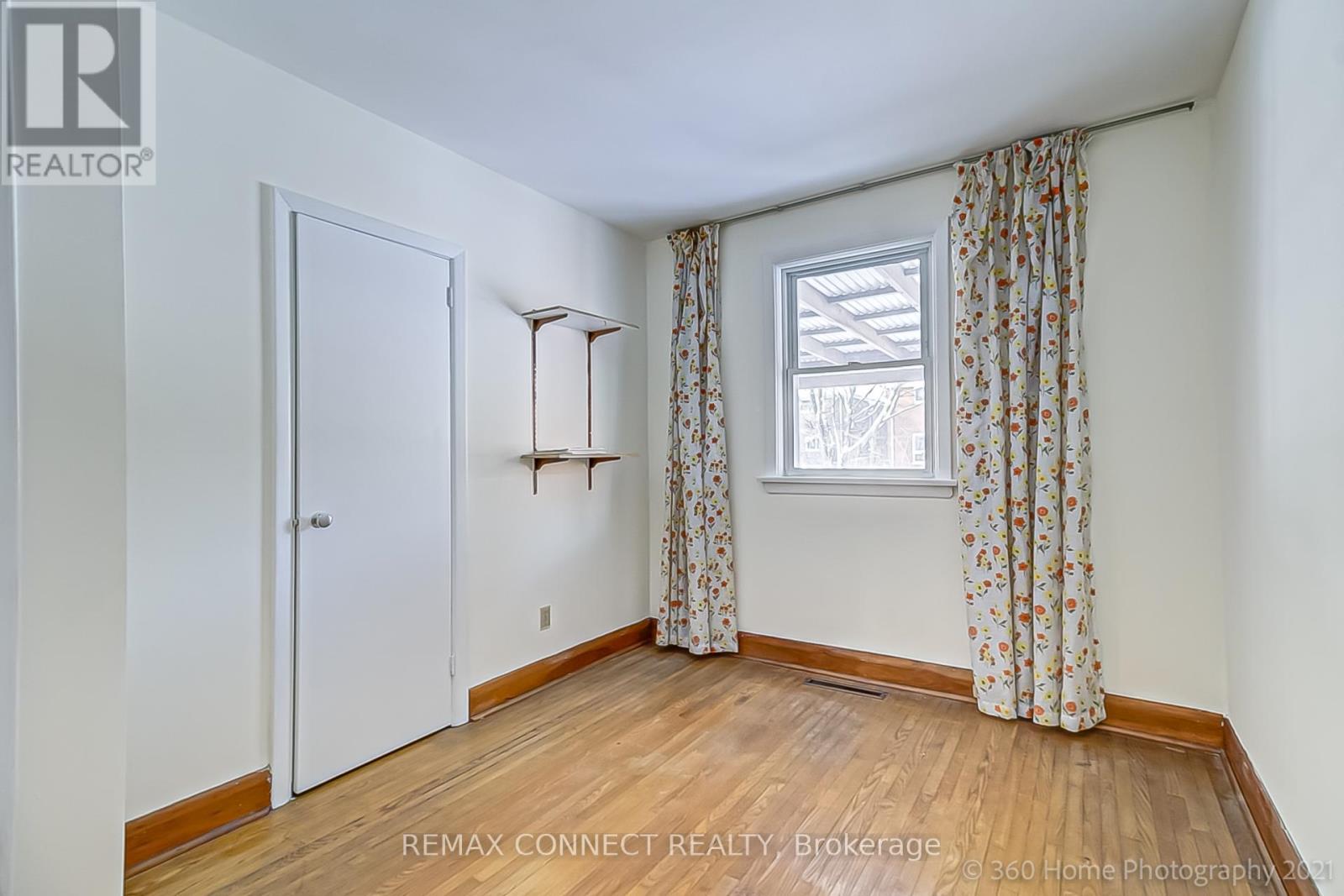 166 Moore Park Avenue, Toronto, Ontario  M2M 1N2 - Photo 2 - C13496972