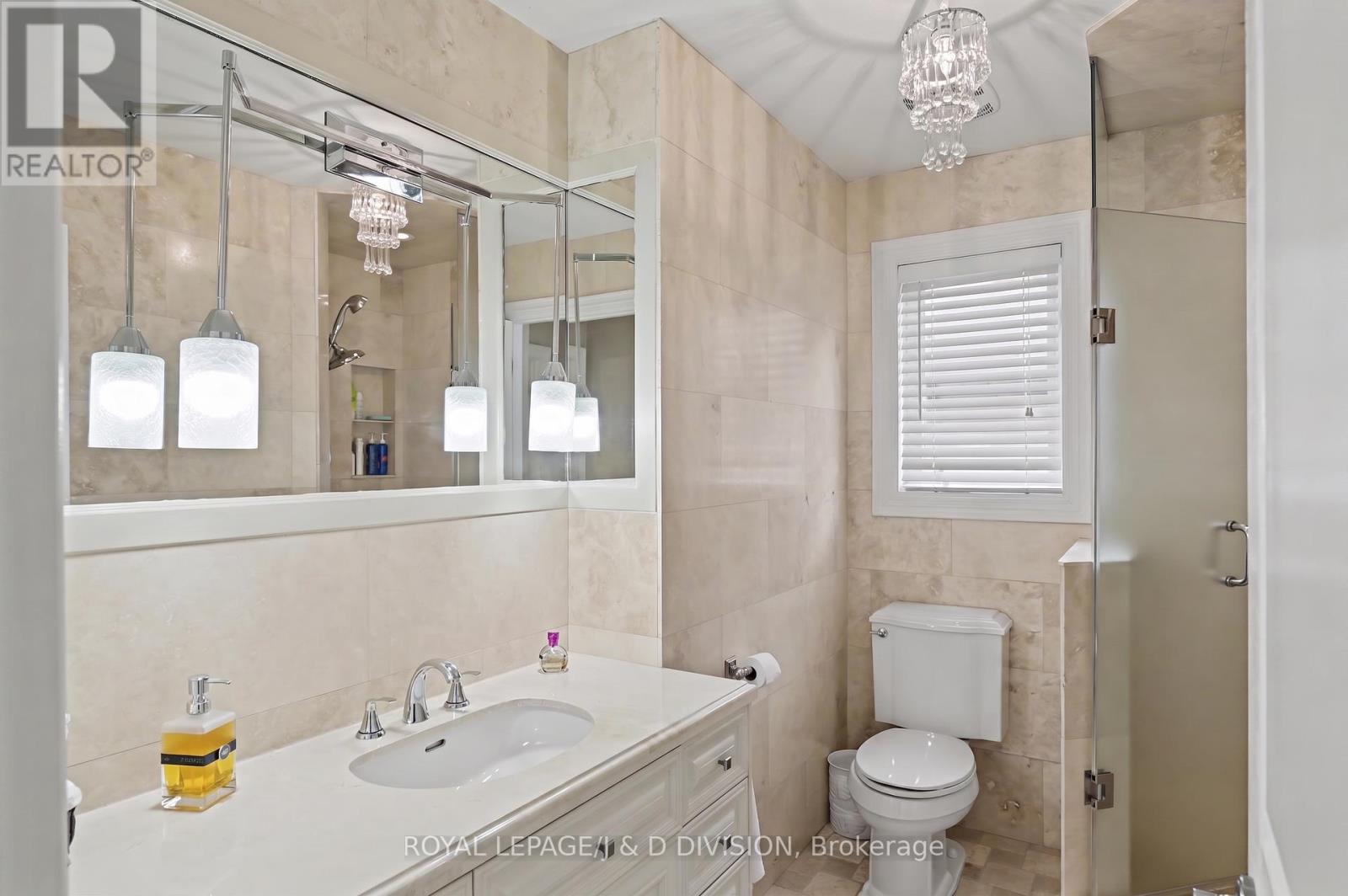 17 Agar Crescent, Toronto, Ontario  M9B 5A4 - Photo 35 - W13492000