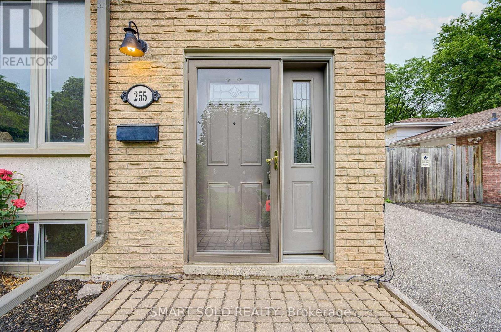 255 Cedar Avenue, Richmond Hill, Ontario  L4C 2B3 - Photo 4 - N13496994