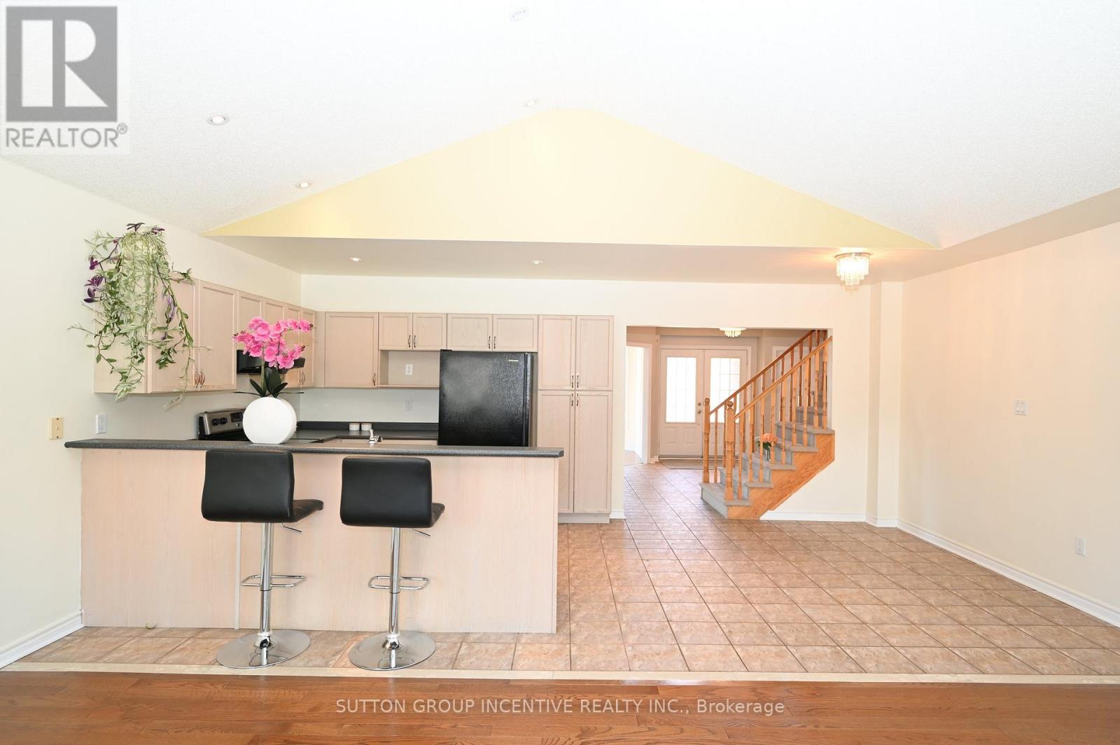 58 Bloxham Place, Barrie, Ontario  L4N 9K2 - Photo 13 - S13497010