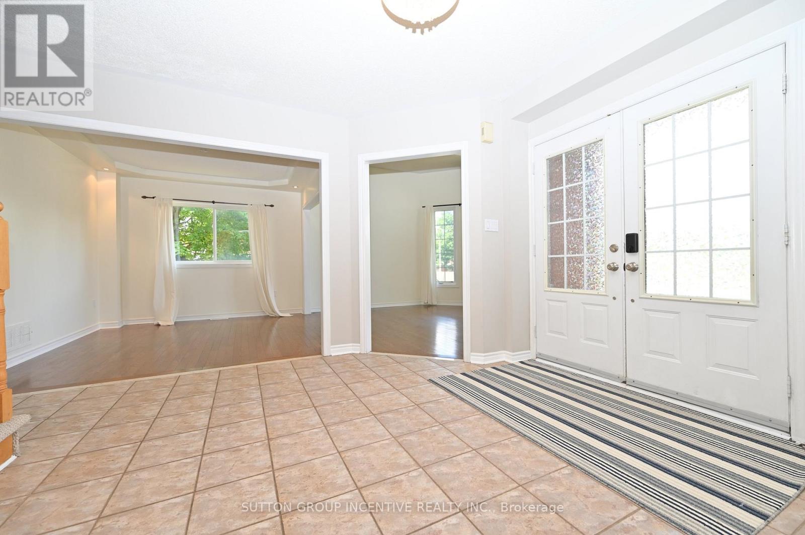 58 Bloxham Place, Barrie, Ontario  L4N 9K2 - Photo 4 - S13497010