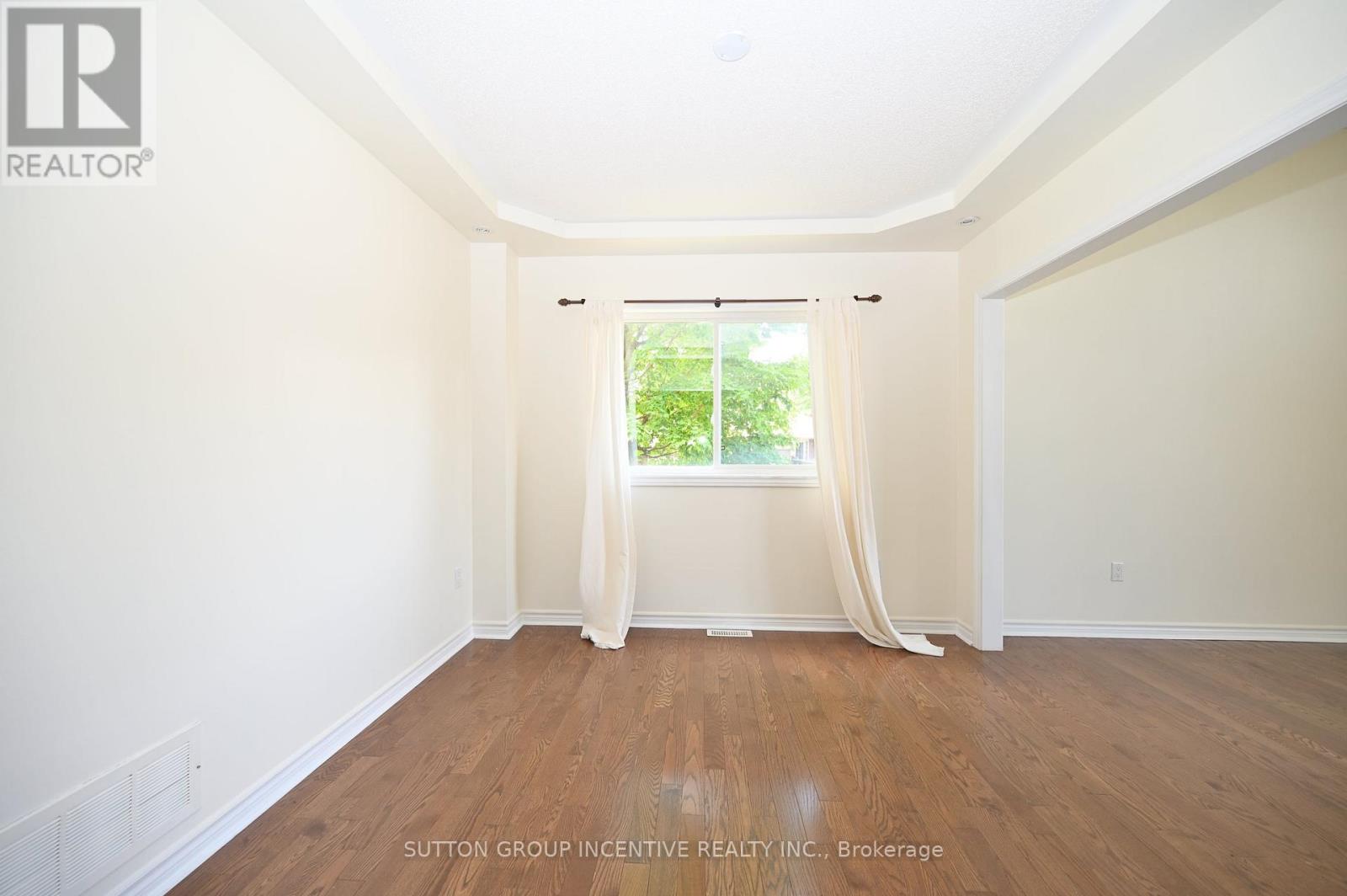 58 Bloxham Place, Barrie, Ontario  L4N 9K2 - Photo 6 - S13497010