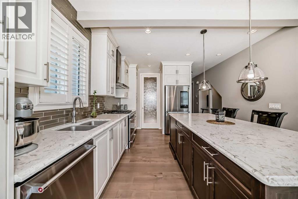 226 West Grove Point SW, Calgary, Alberta  T3H 1Y7 - Photo 11 - A2324601